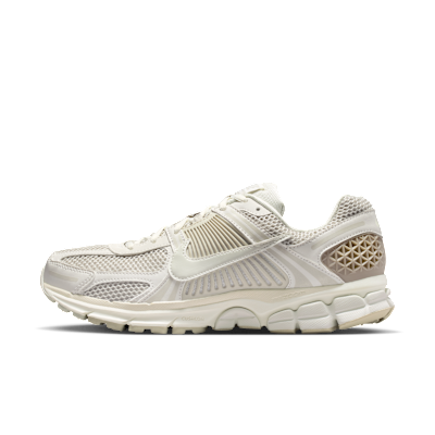 NIKE+ZOOM+VOMERO+5.png